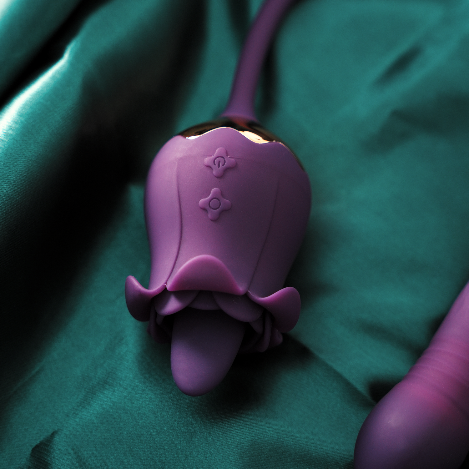 Lovepup Rose Clit Licking Stimulator &amp; Thrusting Egg